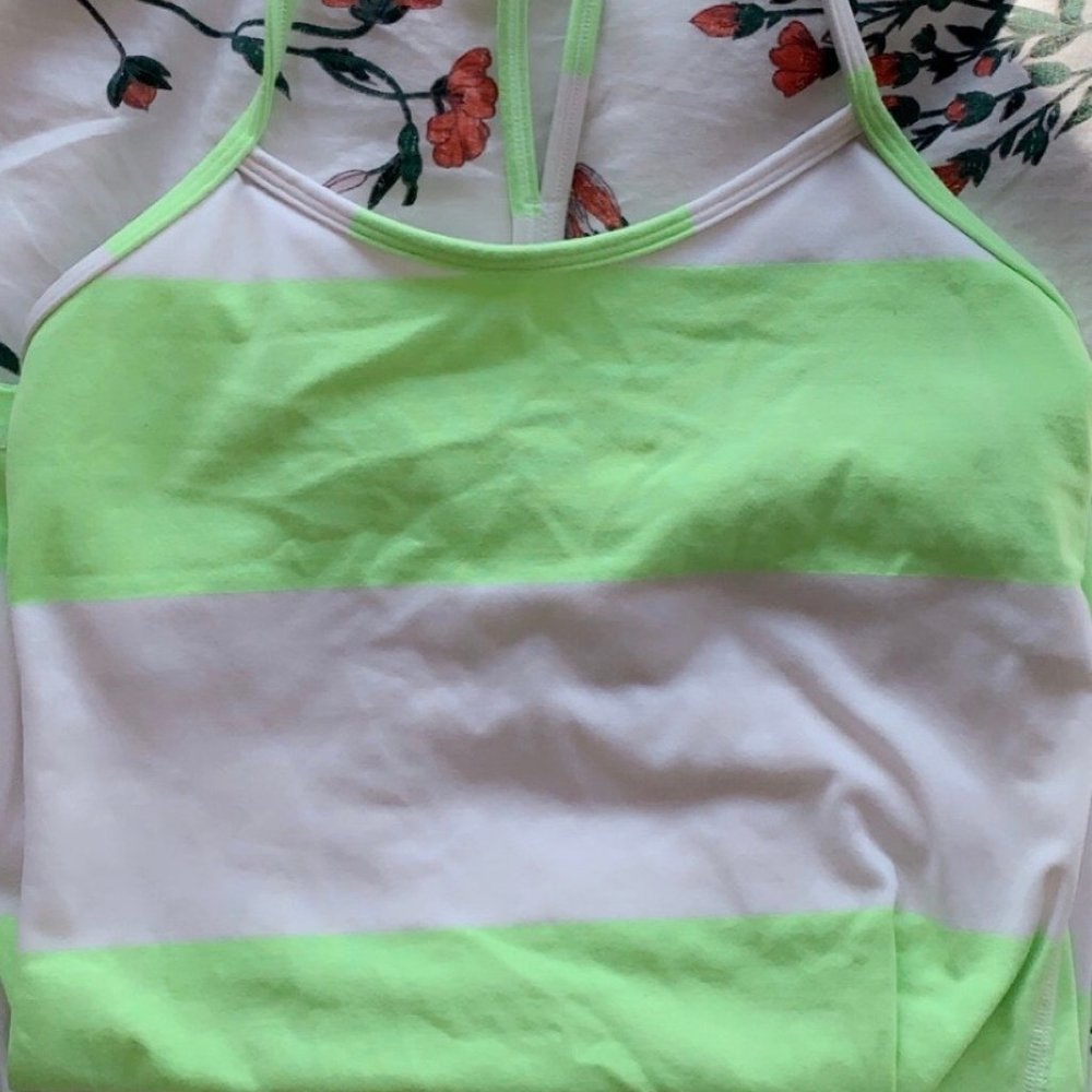 lululemon tank top with built in bra